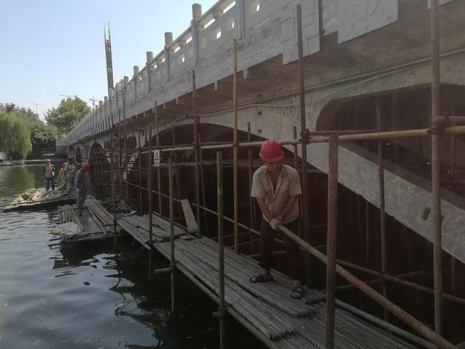 今年潍坊市开工的四座桥梁维修加固工程全部结束,走着真踏实!